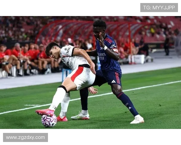 意媒：米兰派球探现场考察亨克18岁前腰卡雷察斯